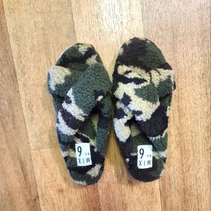 Mix No. 6 Slip On Camo Slippers - Women's - Size 7